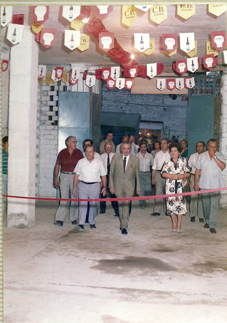 En septiembre de 1986, se inaugura por primera vez la caseta de feria “La Columna” en honor al Patrón, San Miguel Arcángel; una tradición que se sigue manteniendo en la actualidad.